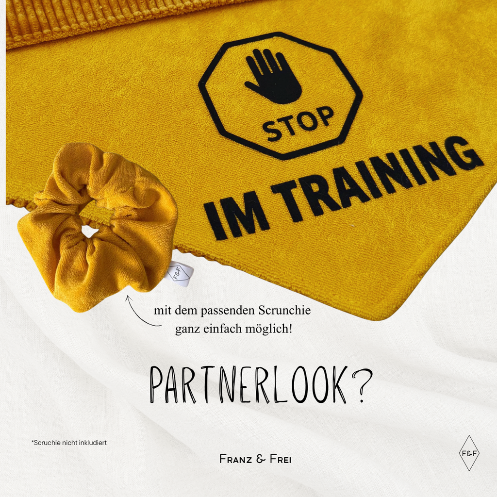 HUNDESHALSTUCH O´BACHT I STOP-ZEICHEN + WUNSCHTEXT + NAME