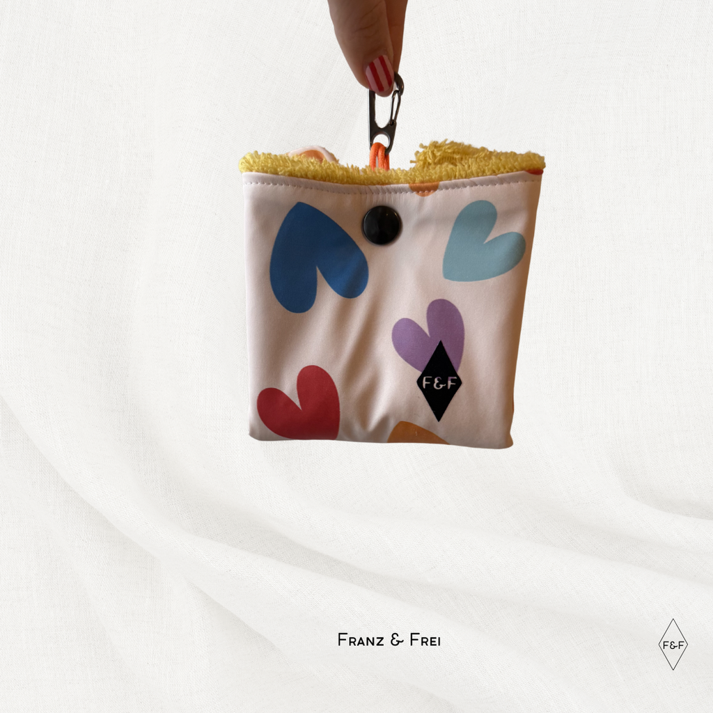 PFOTENFREUND I HERZAL & GELBER FROTTEE I MINI HANDTUCH TO GO